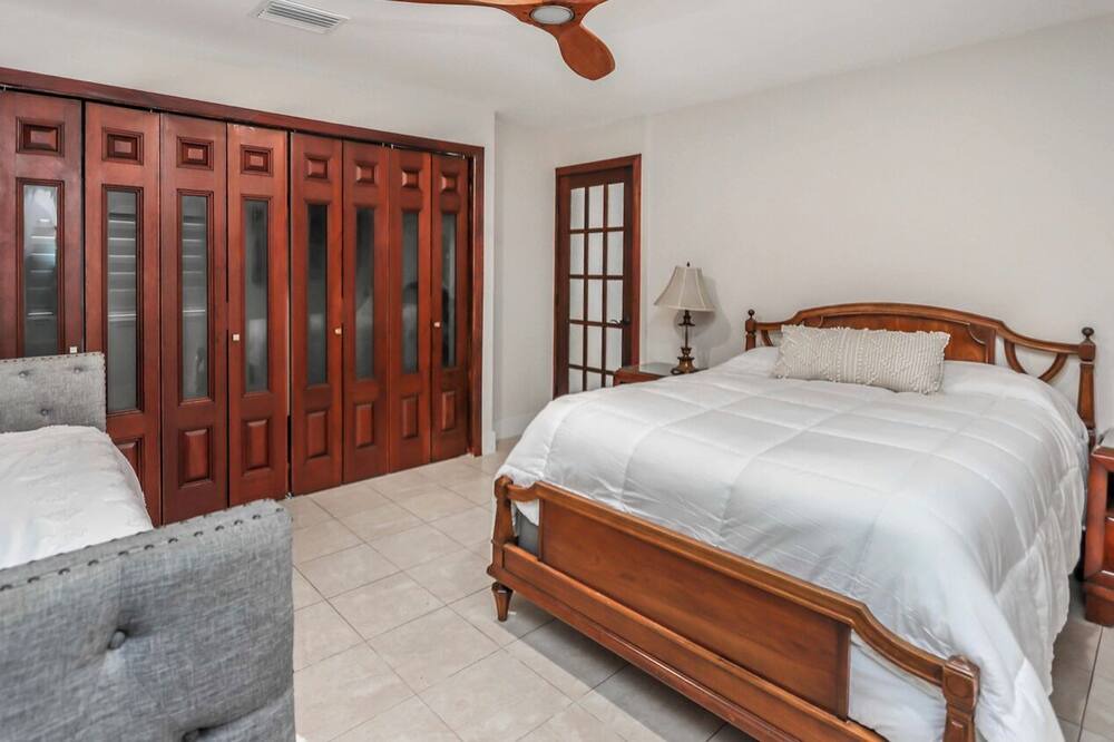 Photo of Bedroom in Coral Terrace