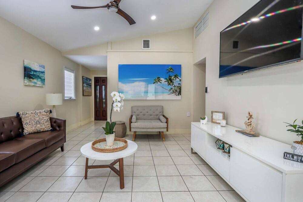 Photo of Livingroom in Coral Terrace
