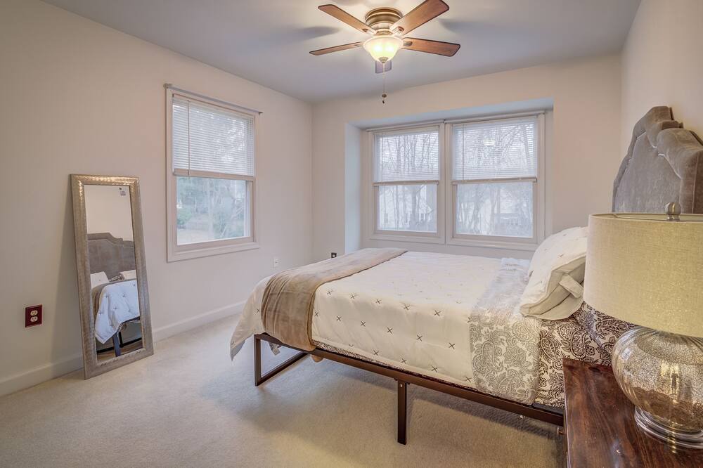 Photo of Bedroom in Dale City