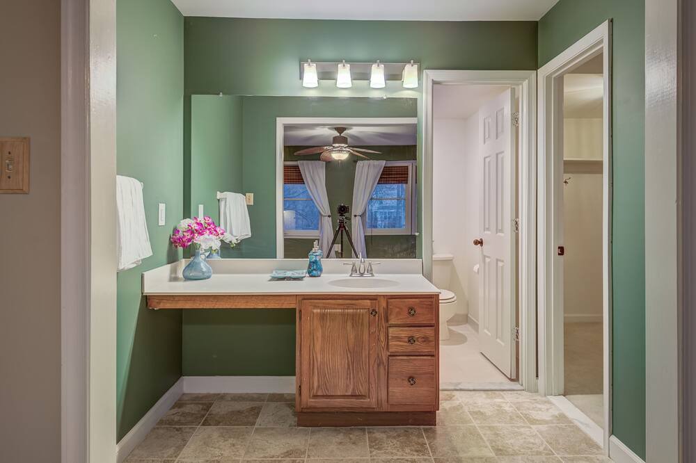 Photo of Bathroom in Dale City