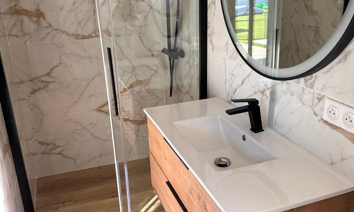 Photo of Others in Cabris