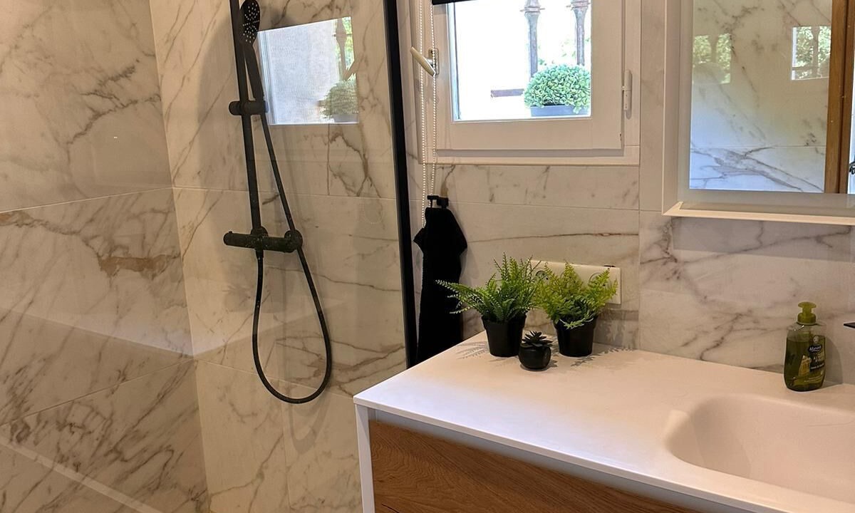 Photo of Others in Cabris