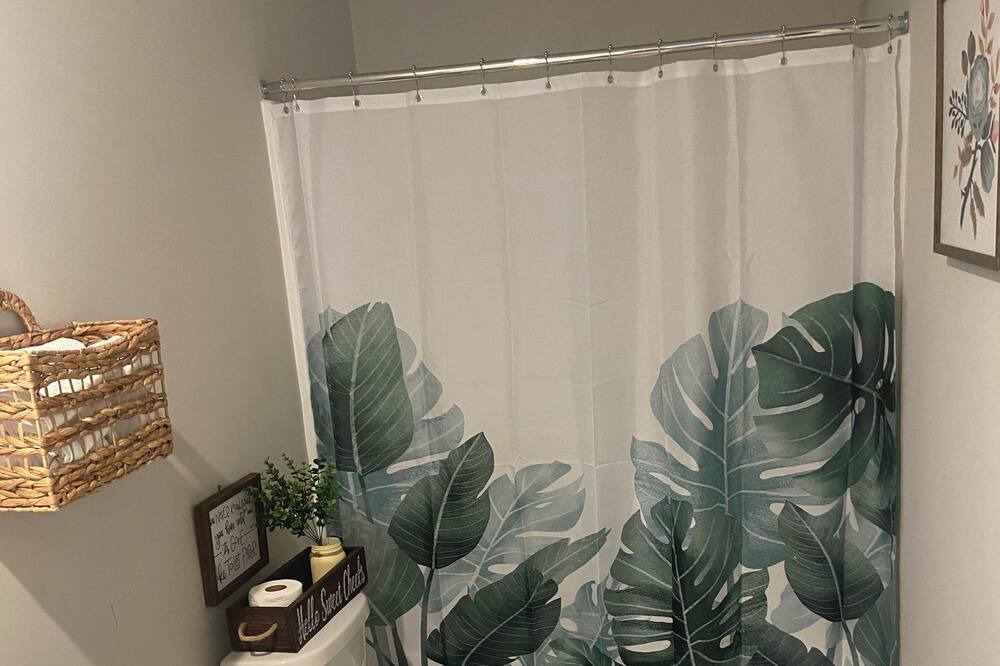 Photo of Bathroom in Lovejoy