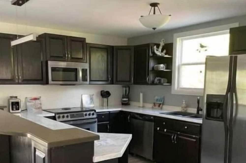 Photo of Kitchen in Shemogue