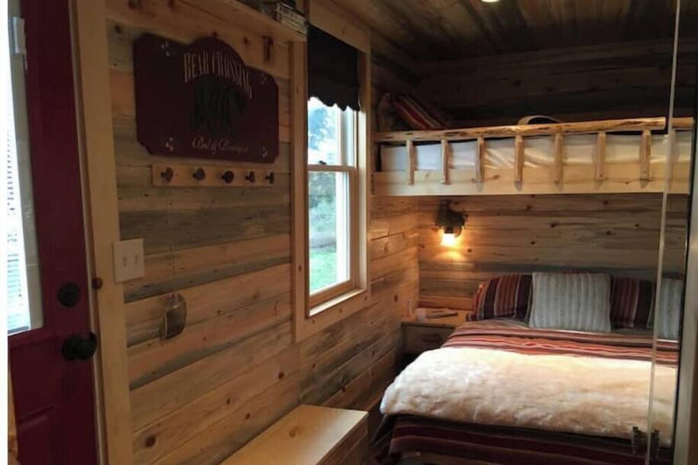 Photo of Bedroom in Pine Hollow