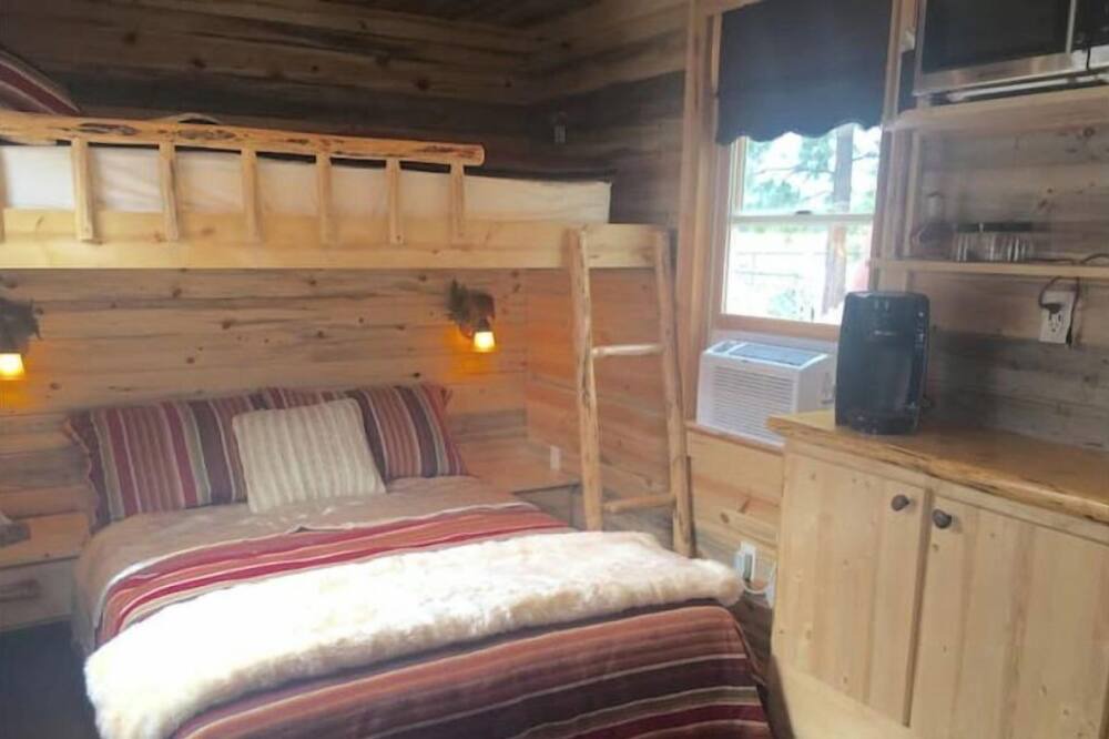 Photo of Bedroom in Pine Hollow