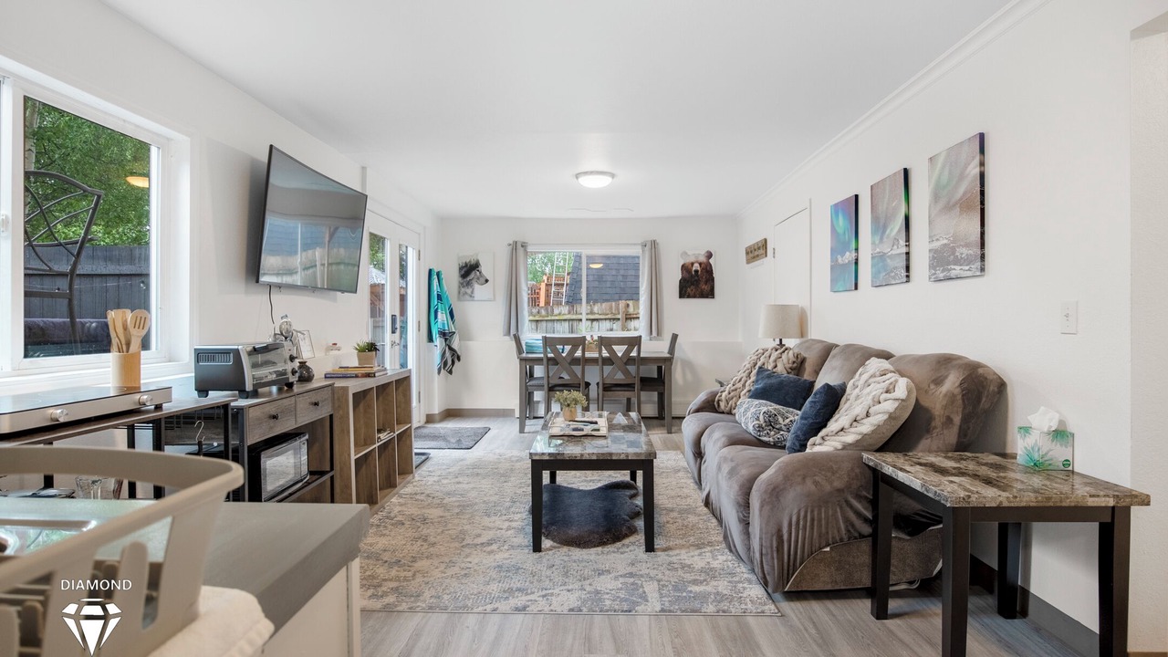 Photo of Livingroom in Russian Jack Park