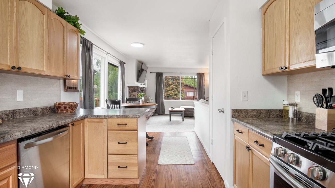 Photo of Kitchen in Russian Jack Park