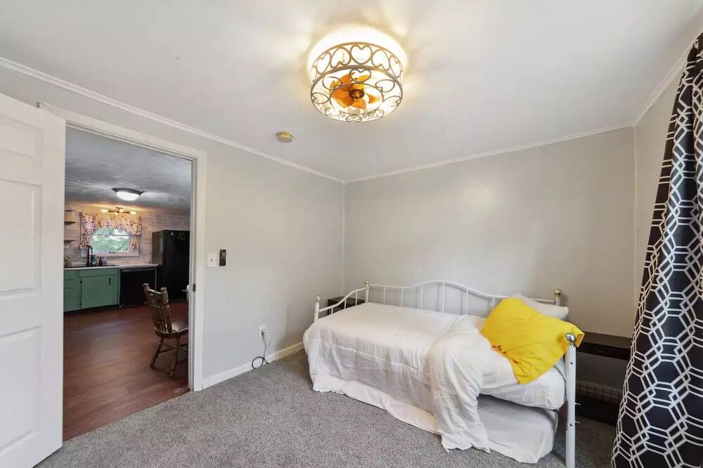 Photo of Bedroom in Maryland Heights