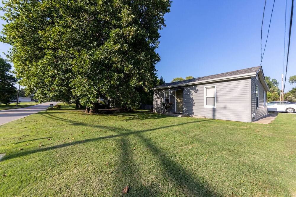 Photo of Outdoor in Maryland Heights