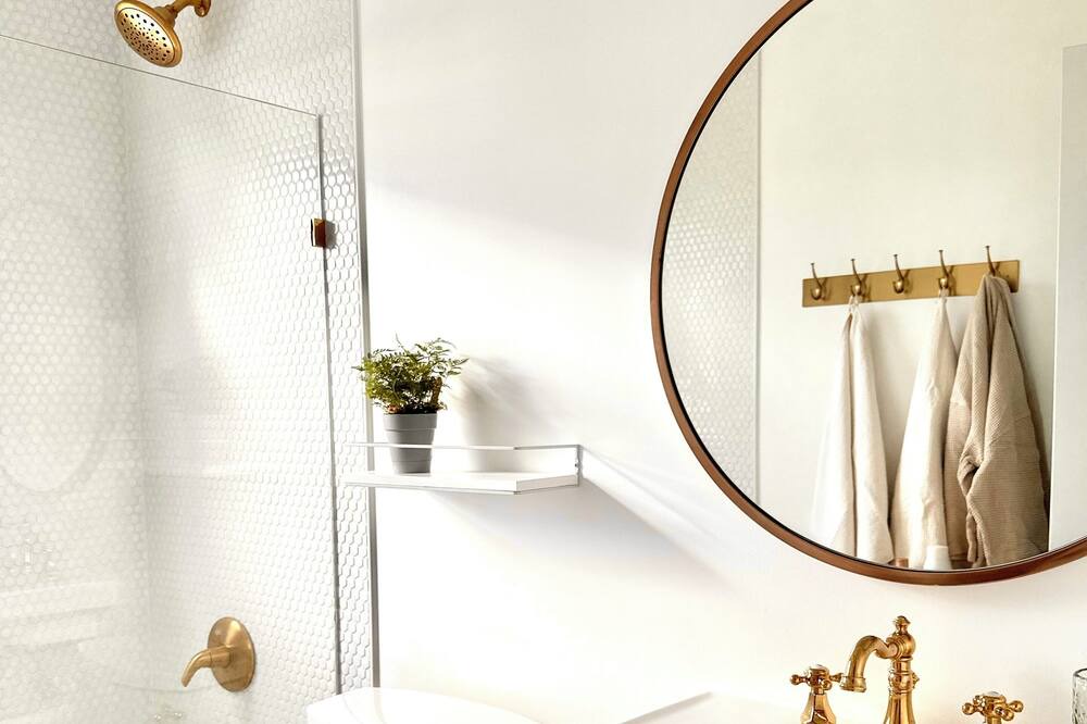 Photo of Bathroom in Ridge St.