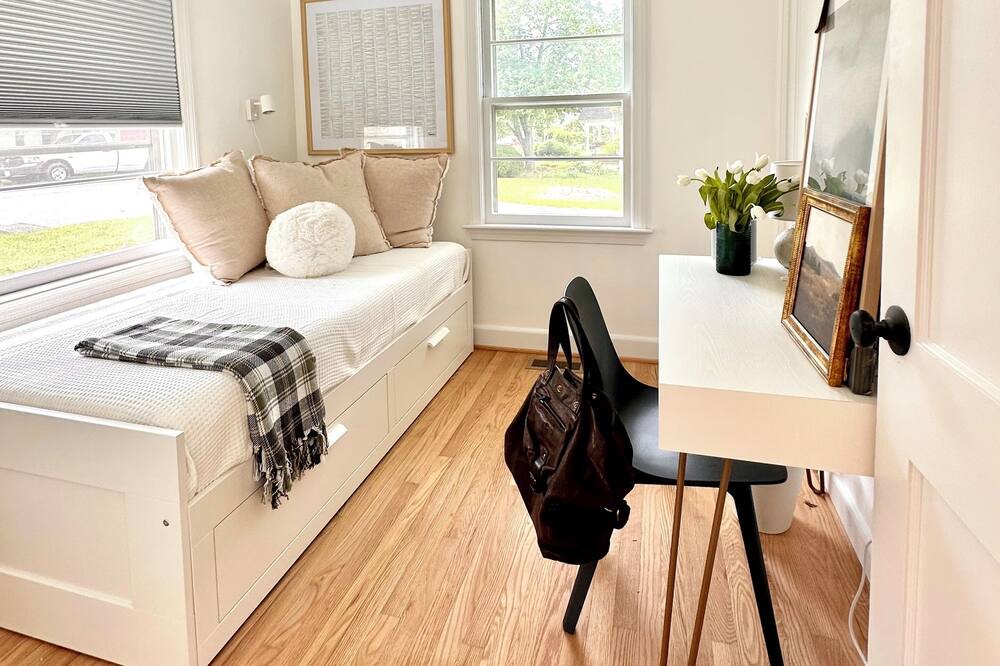 Photo of Bedroom in Ridge St.