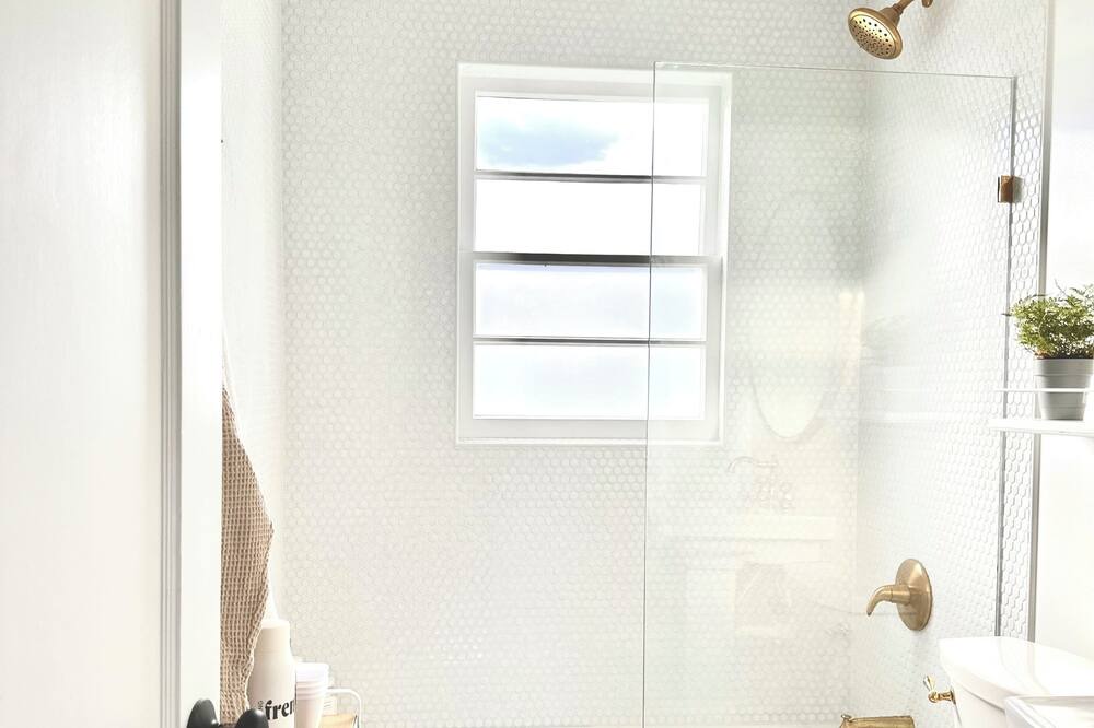 Photo of Bathroom in Ridge St.