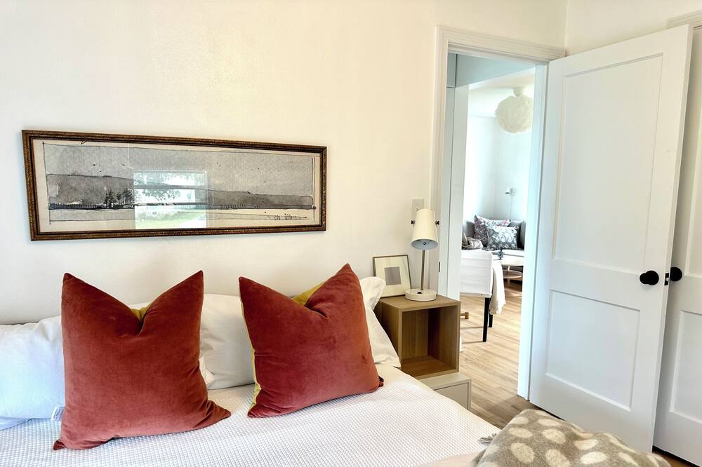 Photo of Livingroom in Ridge St.