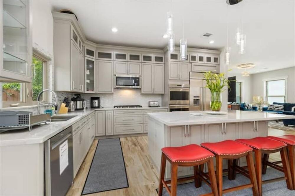 Photo of Kitchen in Lawndale/ Wayside