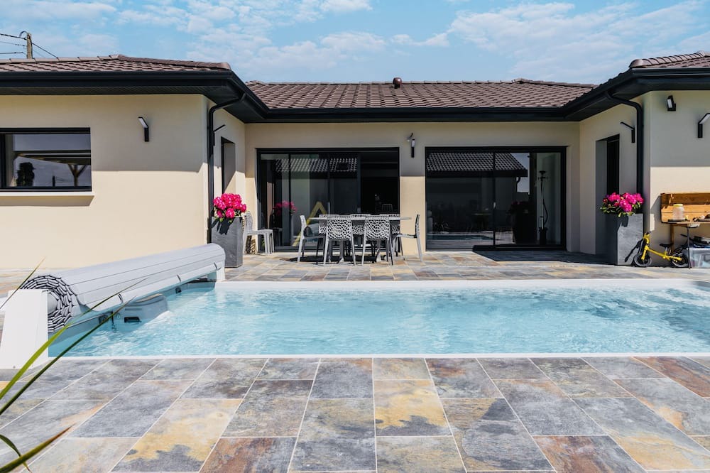 Photo of Patio Balcony in Tignieu-Jameyzieu