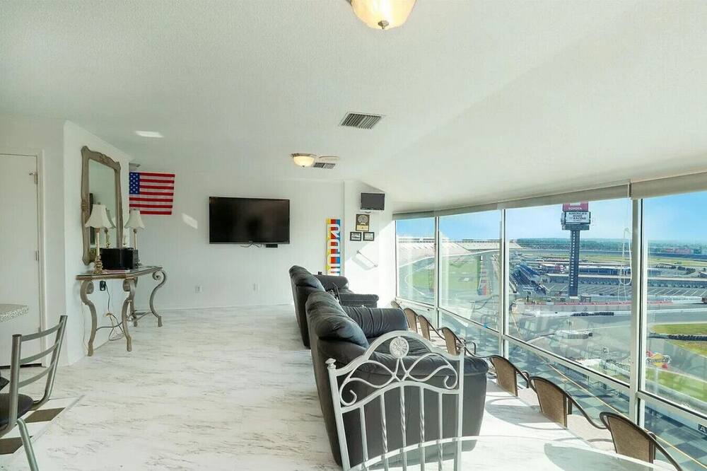Photo of Livingroom in Concord