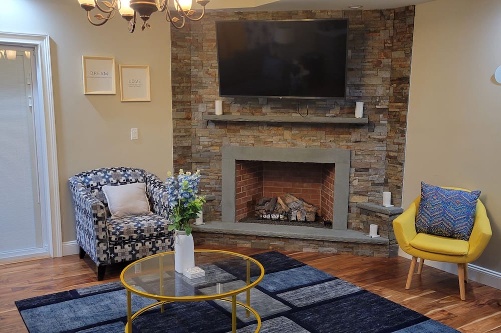 Photo of Livingroom in Waterbury