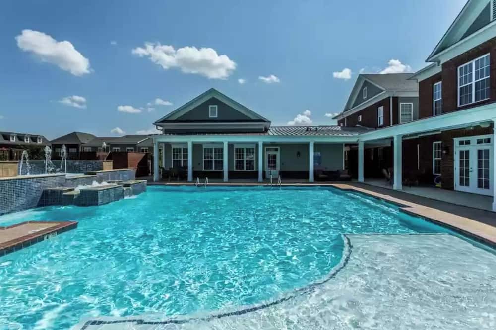 Photo of Outdoor in Collierville