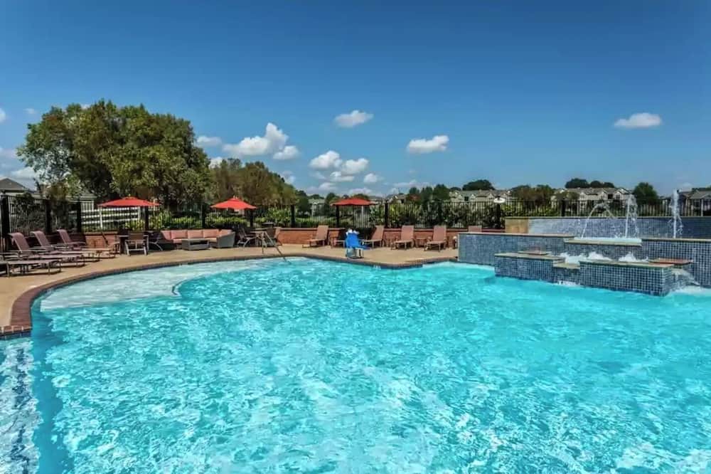 Photo of Outdoor in Collierville