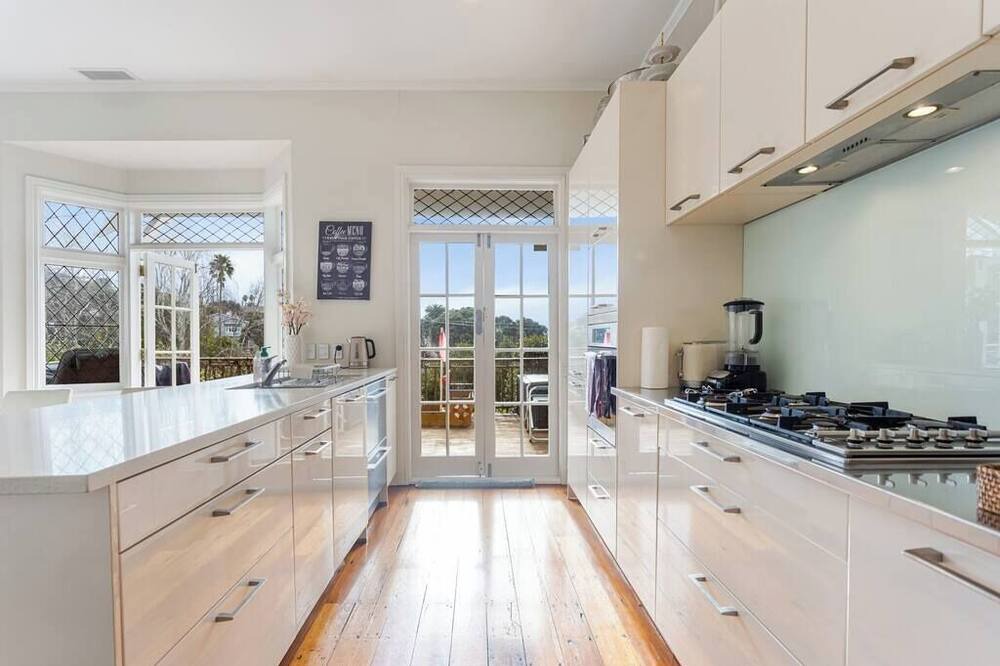 Photo of Others in Parnell