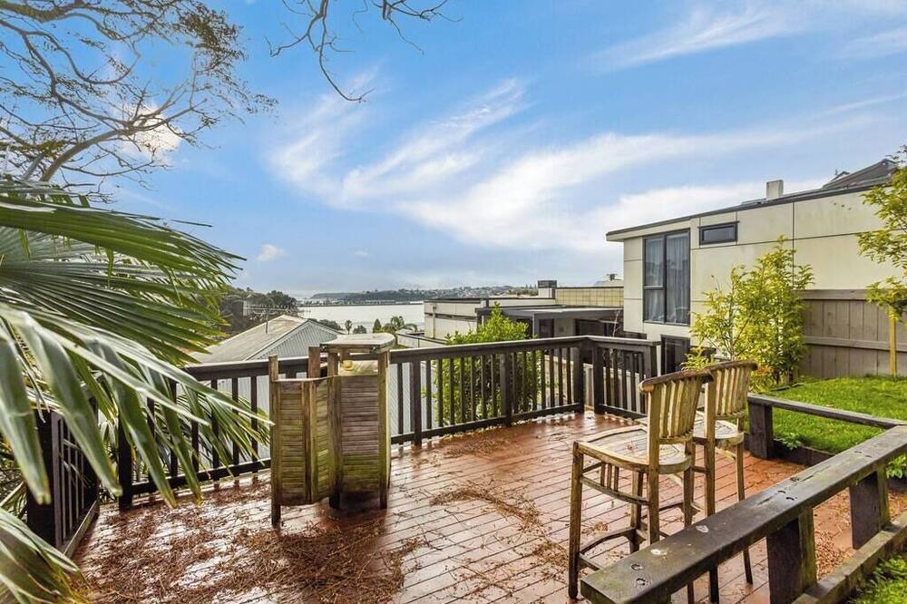 Photo of Others in Parnell