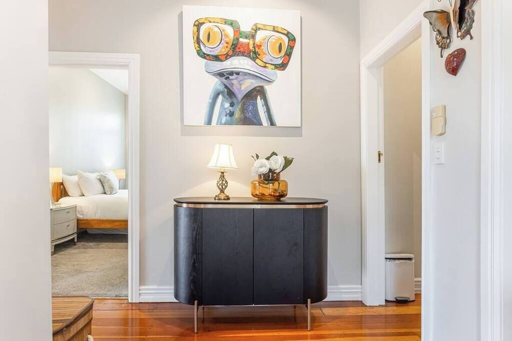 Photo of Others in Parnell