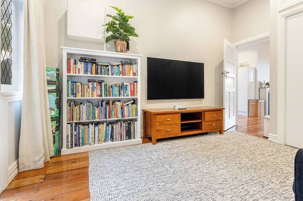 Photo of Others in Parnell