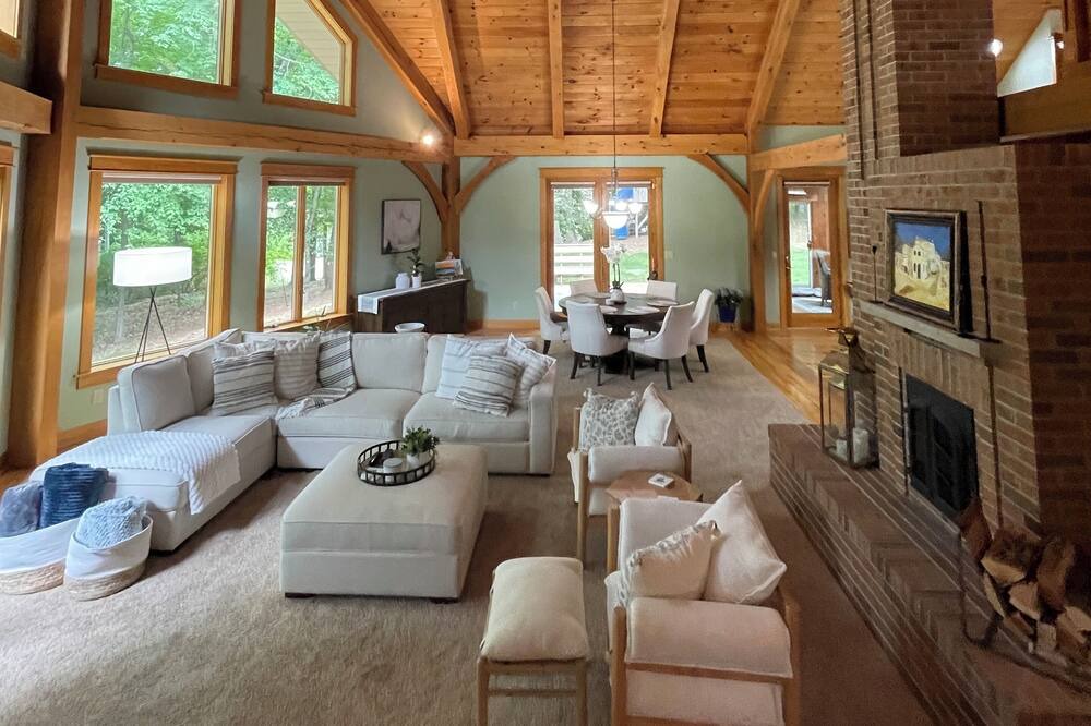 Photo of Livingroom in Three Rivers