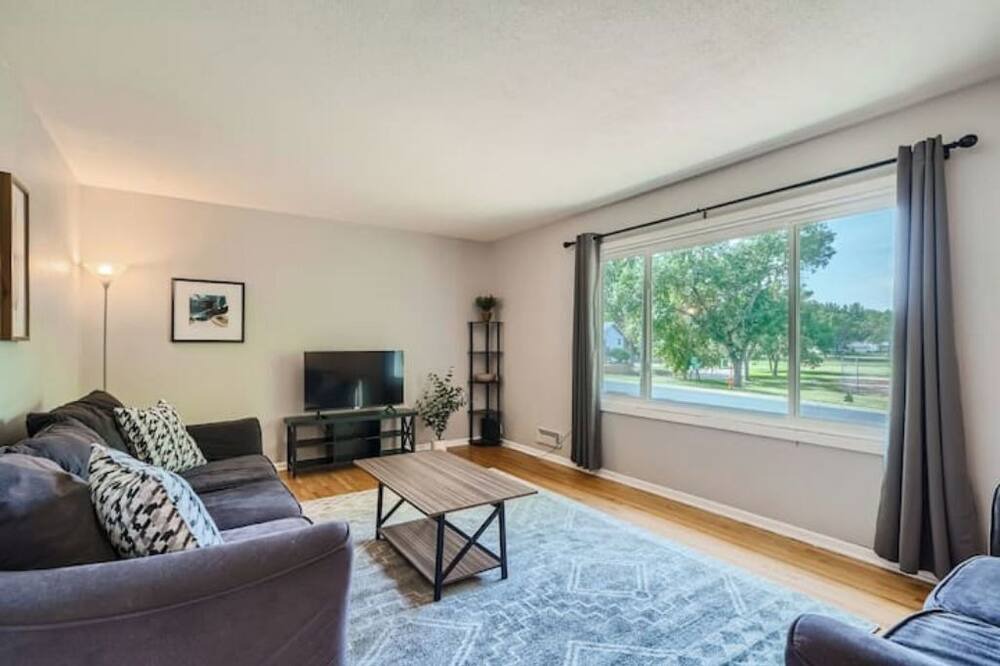 Photo of Livingroom in Fridley