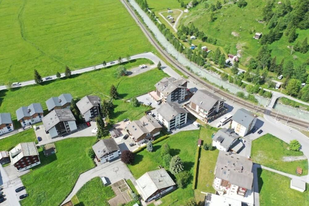 Photo of Outdoor in Taesch