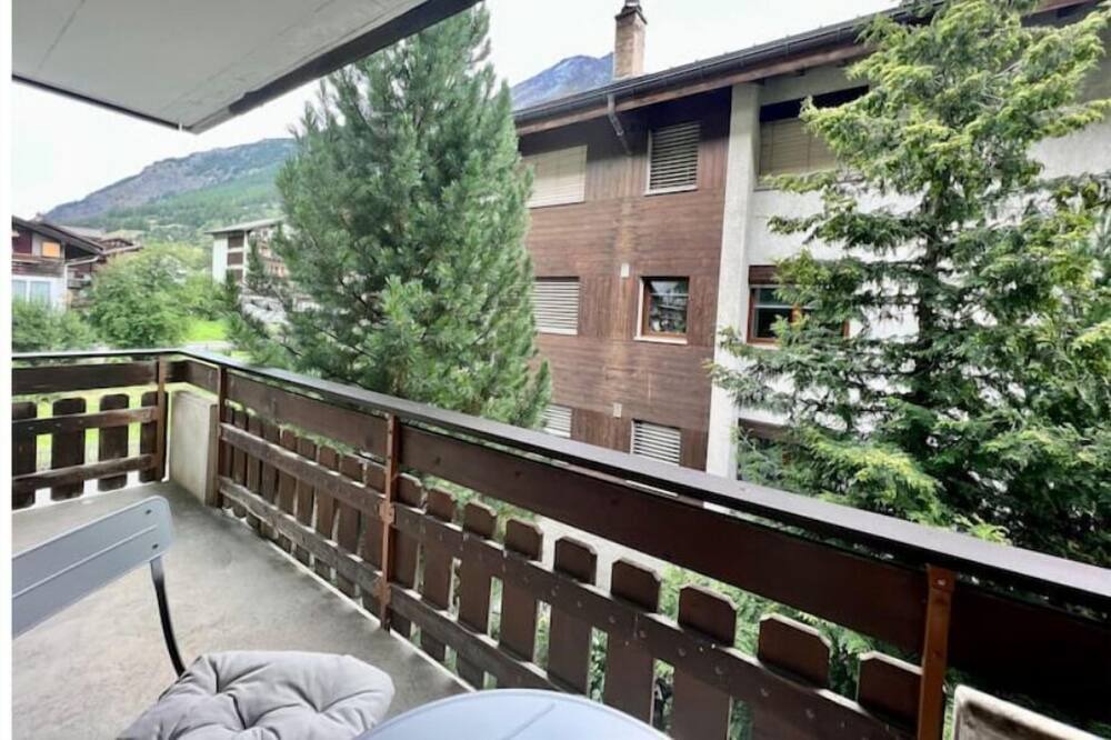 Photo of Outdoor in Taesch