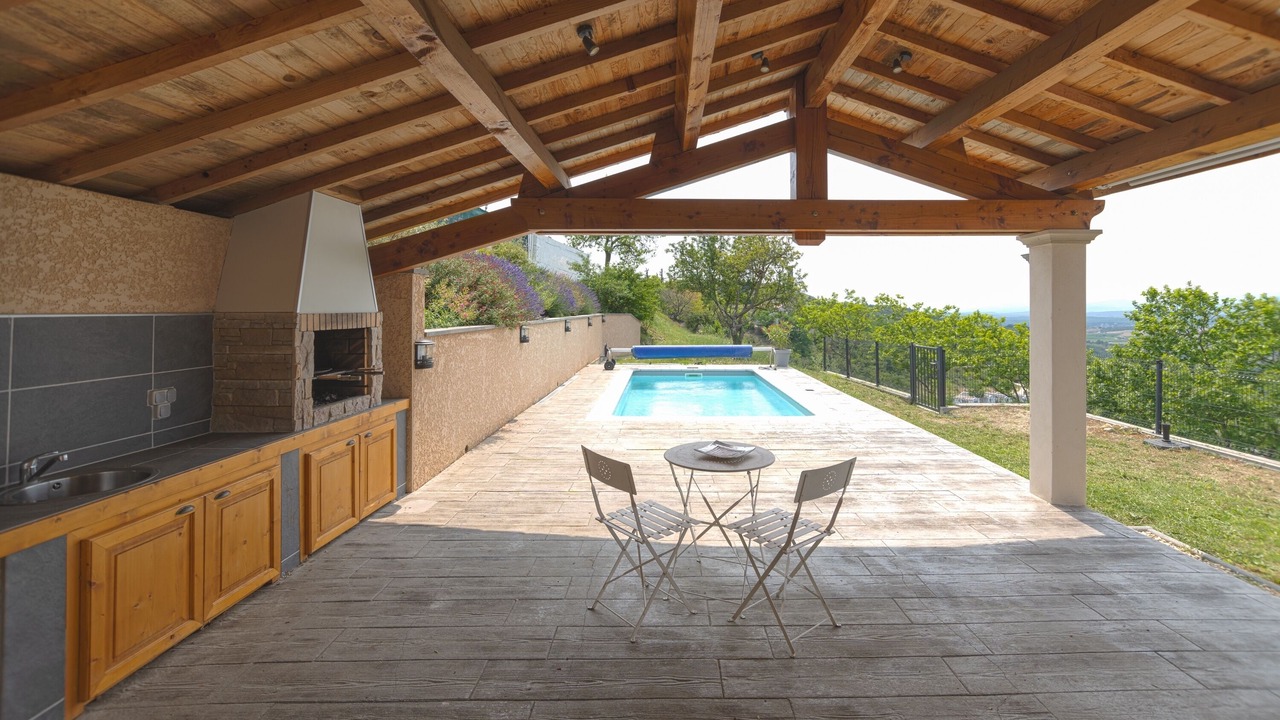 Photo of Outdoor in Villeneuve-de-Berg