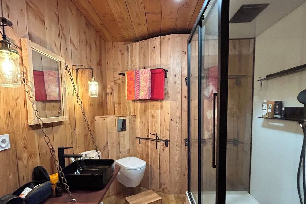 Photo of Bathroom in Castelnau-Durban