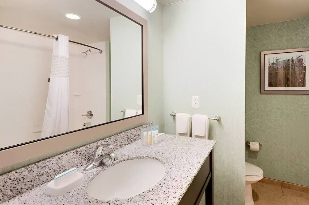 Photo of Bathroom in Newark