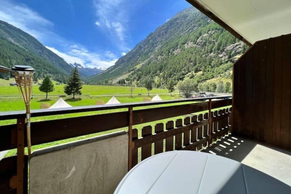 Photo of Outdoor in Taesch