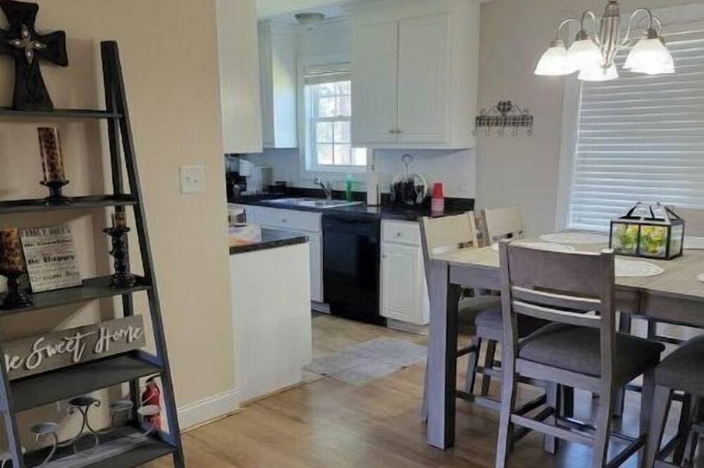 Photo of Kitchen in Crisp