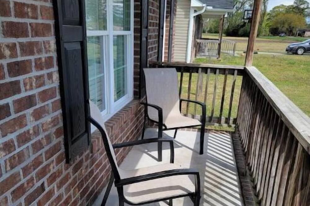 Photo of Outdoor in Crisp