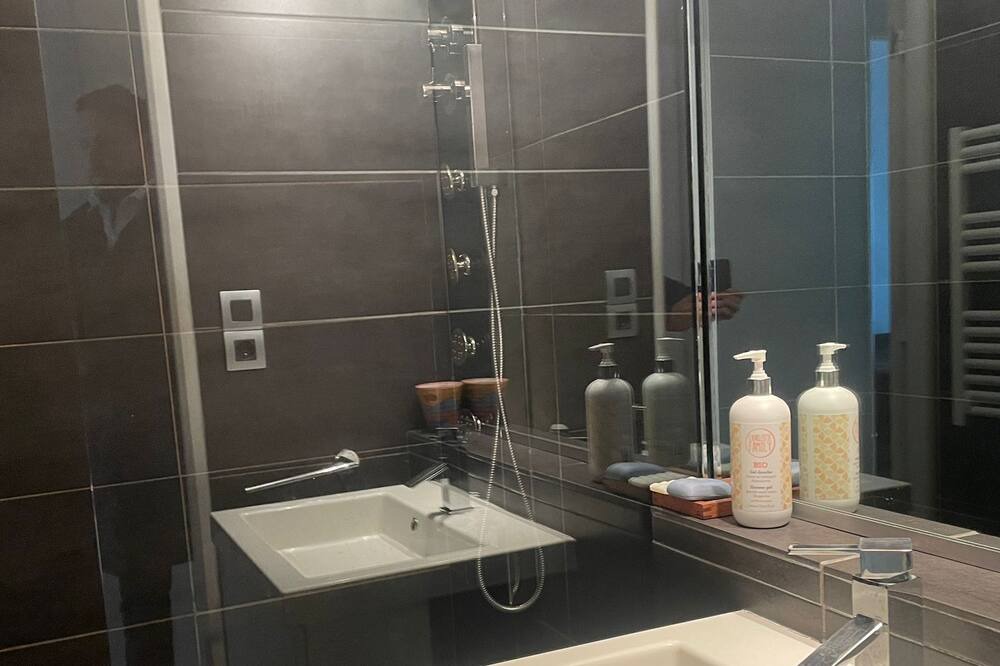 Photo of Bathroom in Hopital Saint-Louis