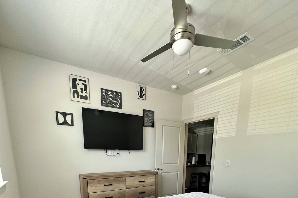Photo of Bedroom in Aubrey