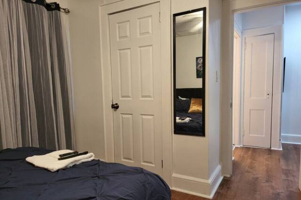 Photo of Bedroom in Lower Vailsburg
