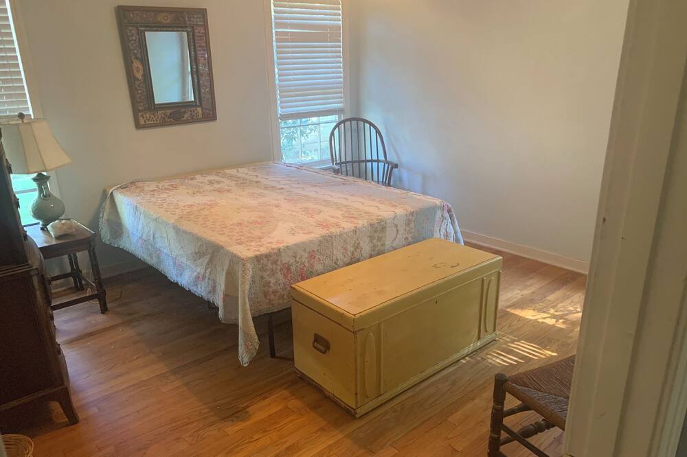 Photo of Bedroom in Broadmoor