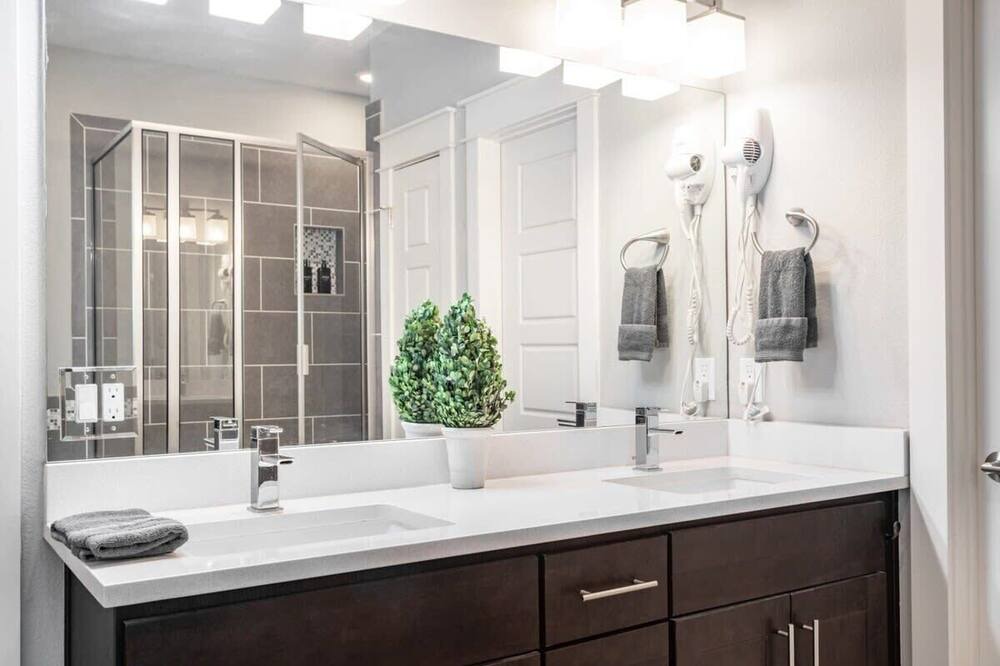 Photo of Bathroom in Govalle