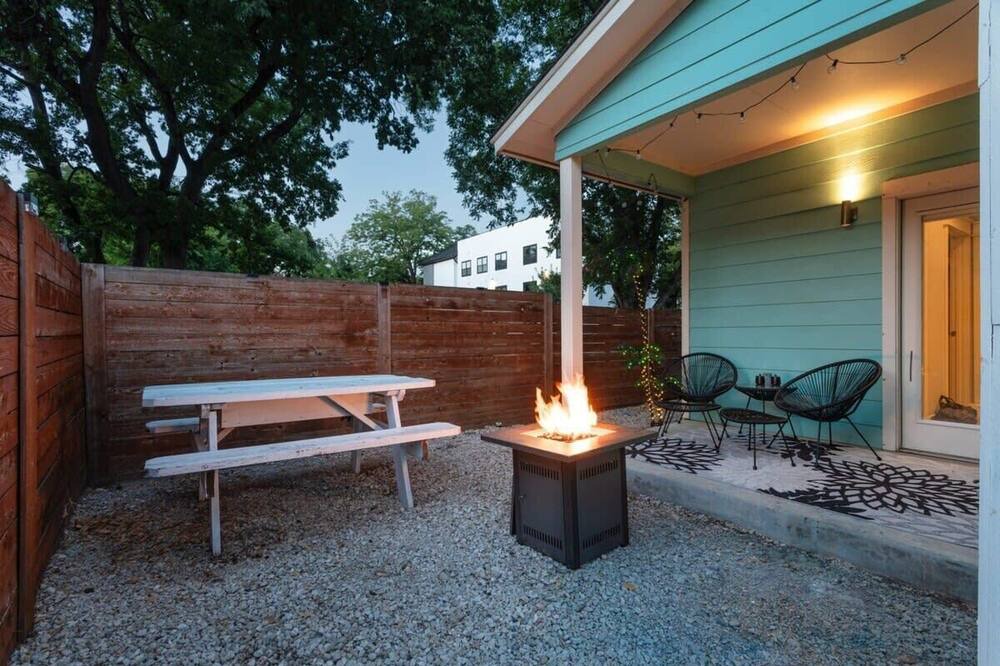 Photo of Outdoor in Govalle