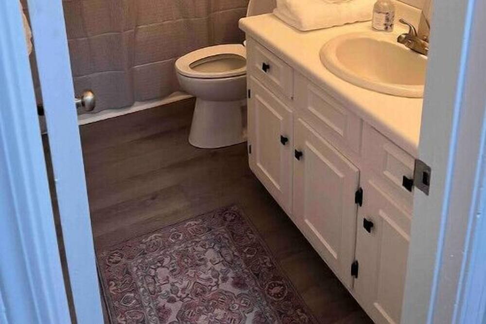 Photo of Bathroom in Tuscaloosa