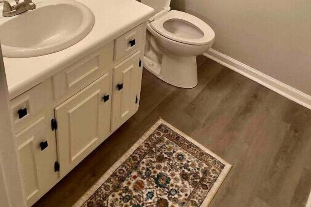 Photo of Bathroom in Tuscaloosa