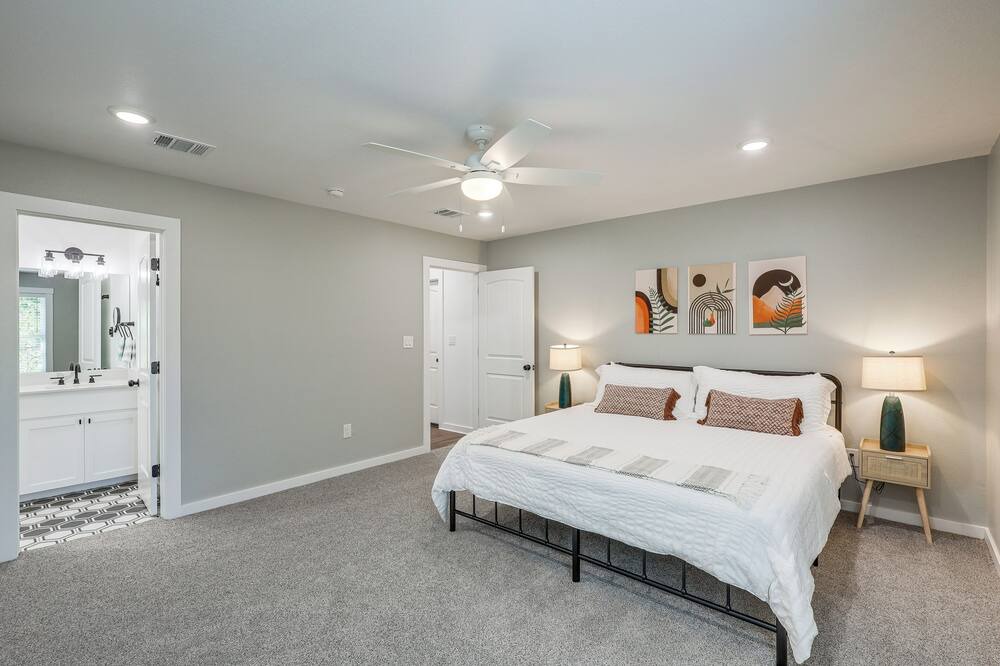 Photo of Bedroom in Morgans Point Resort