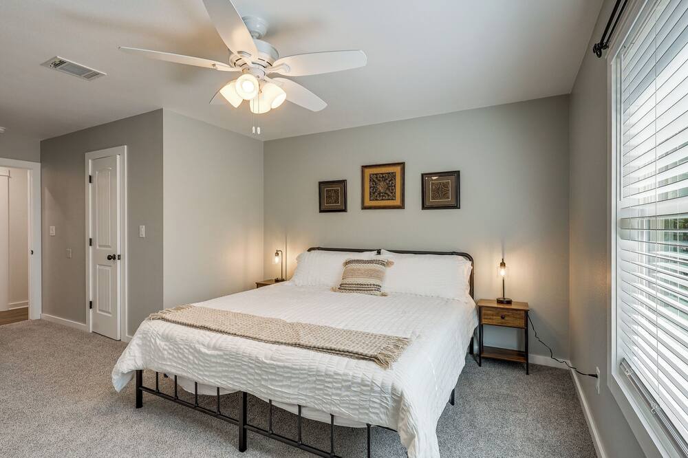 Photo of Bedroom in Morgans Point Resort