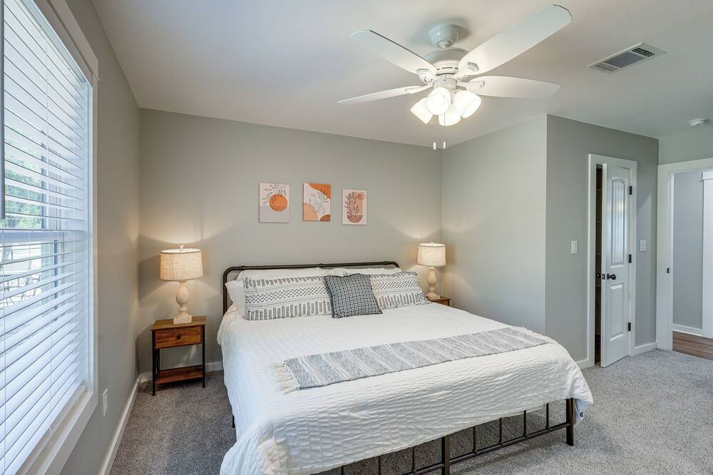 Photo of Bedroom in Morgans Point Resort