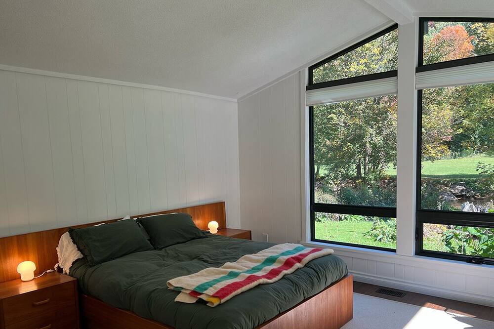 Photo of Bedroom in Creemore